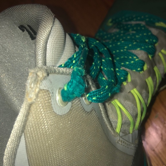 A pair of 2016 custom hyperdunks. - Picture 6 of 6